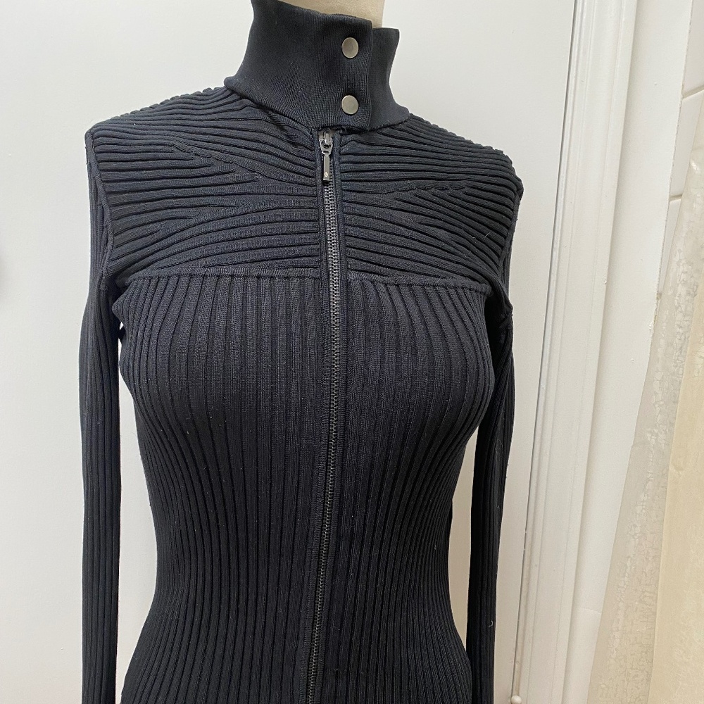 Essendi black knit long sleeved top